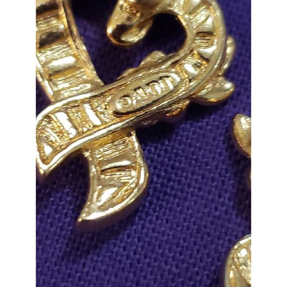 Avon Signed Pink Enamel Breast Cancer Ribbon Heart Pierced Earrings In Gold Tone - Picture 6 of 8